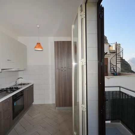 Da Clarissa Konukevi