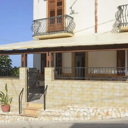 Da Clarissa Konukevi 3*